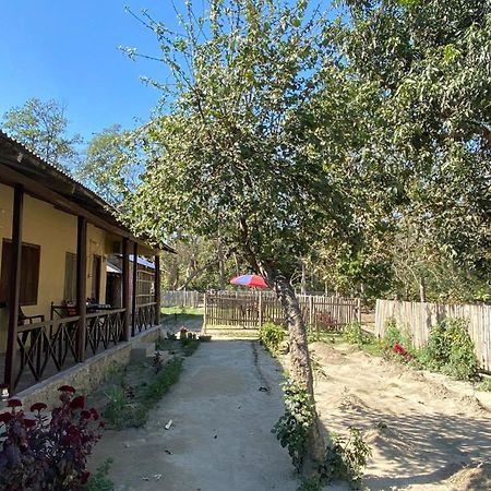 Nanu'S Bardiya Homestay Exteriör bild